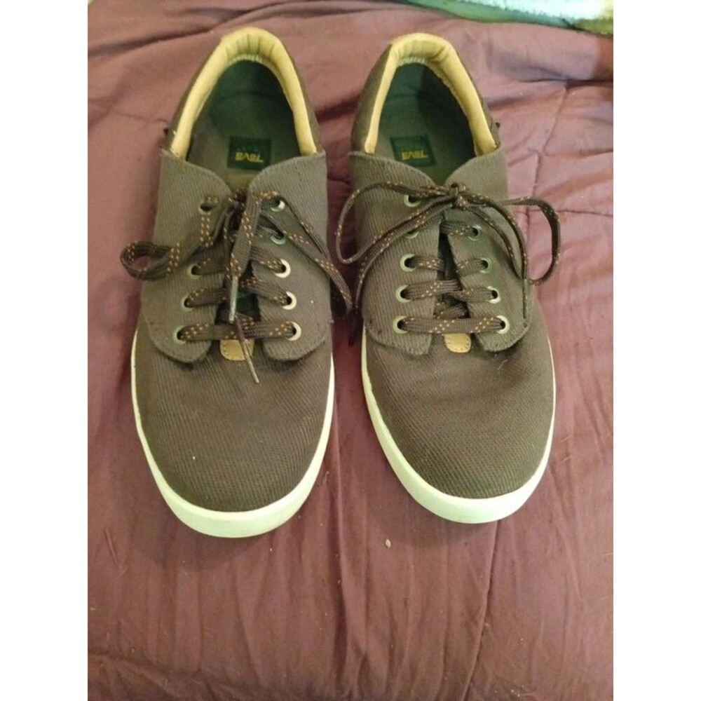 Men's size 9 brown Teva Sterling Lace casual lace-up shoe